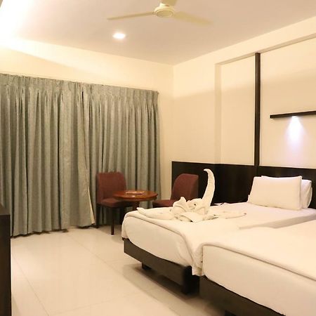 Kyriad Hotel Vijayapura By Othpl Bijāpur Exteriör bild