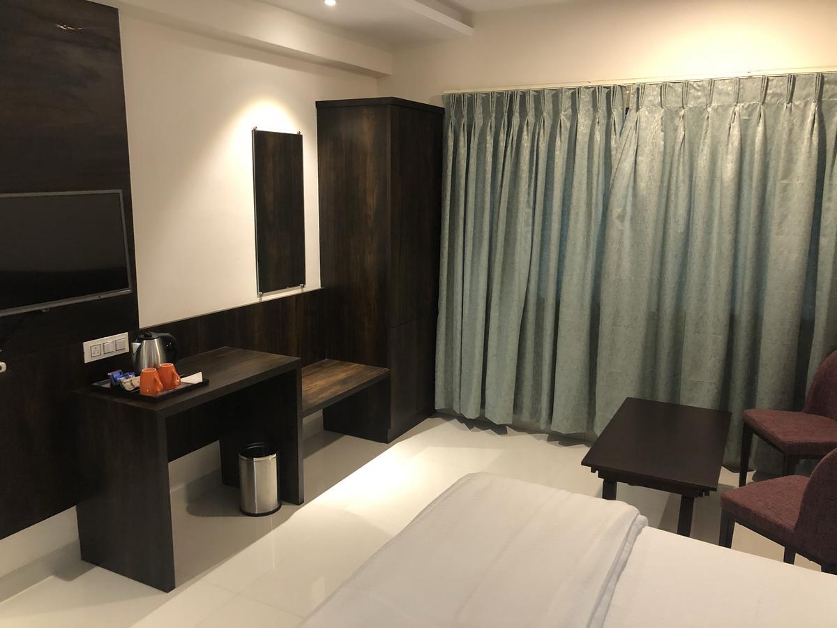 Kyriad Hotel Vijayapura By Othpl Bijāpur Exteriör bild