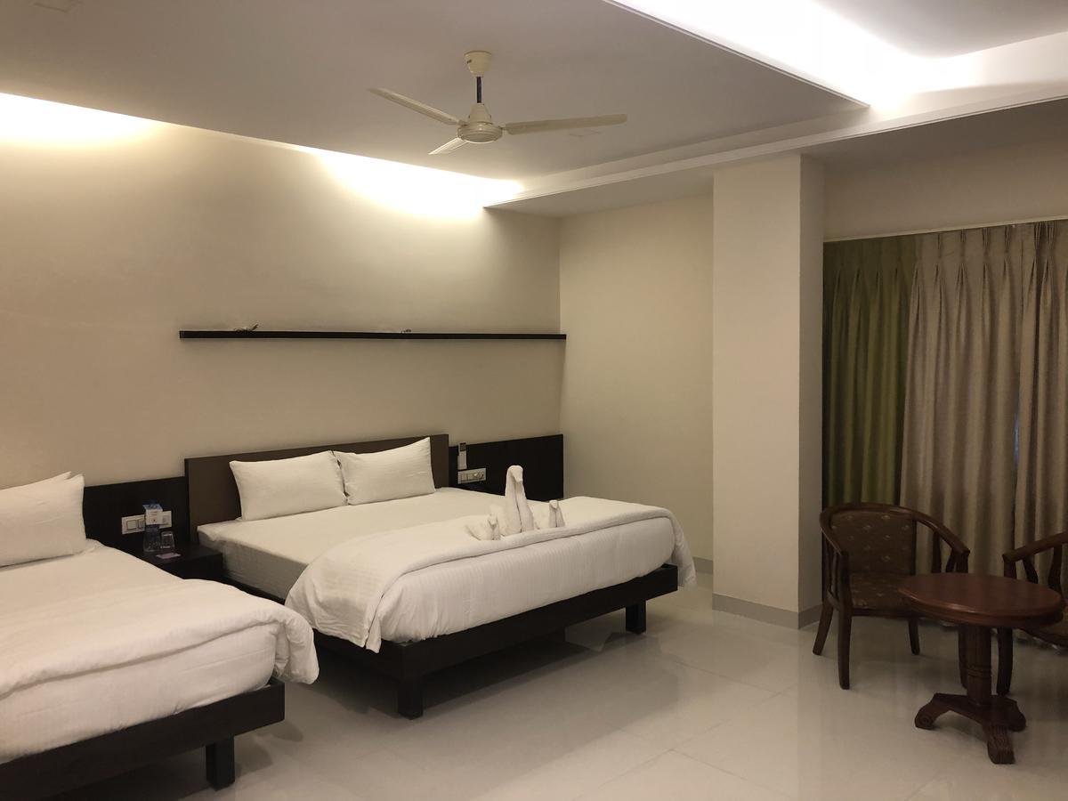 Kyriad Hotel Vijayapura By Othpl Bijāpur Exteriör bild