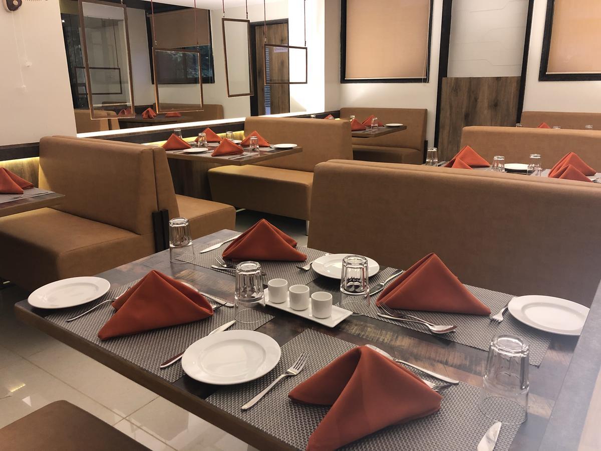 Kyriad Hotel Vijayapura By Othpl Bijāpur Exteriör bild