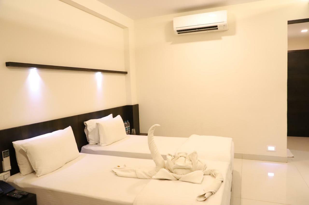 Kyriad Hotel Vijayapura By Othpl Bijāpur Exteriör bild
